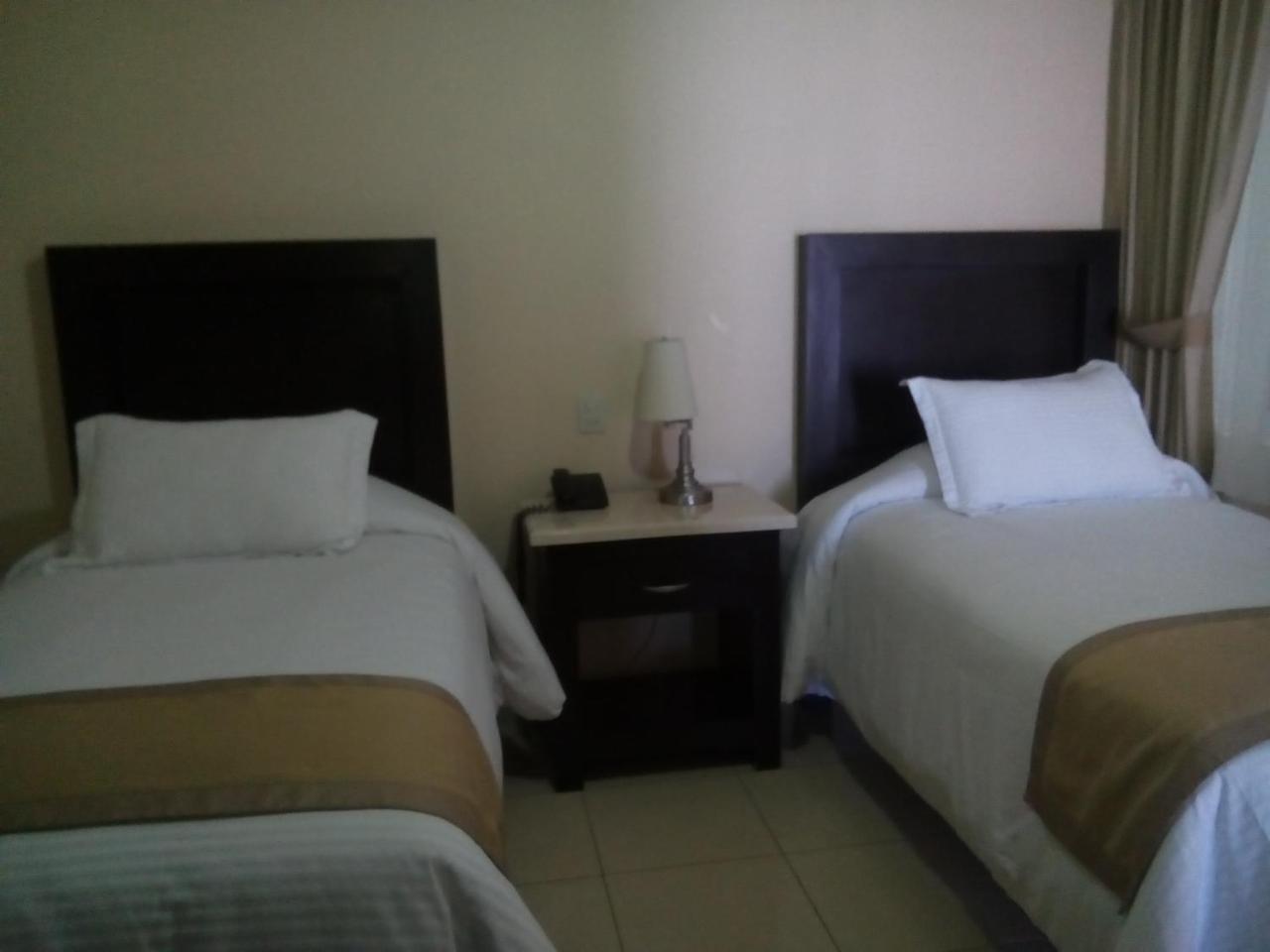 Hotel Y Suites Maria Fernanda Zitacuaro Екстер'єр фото